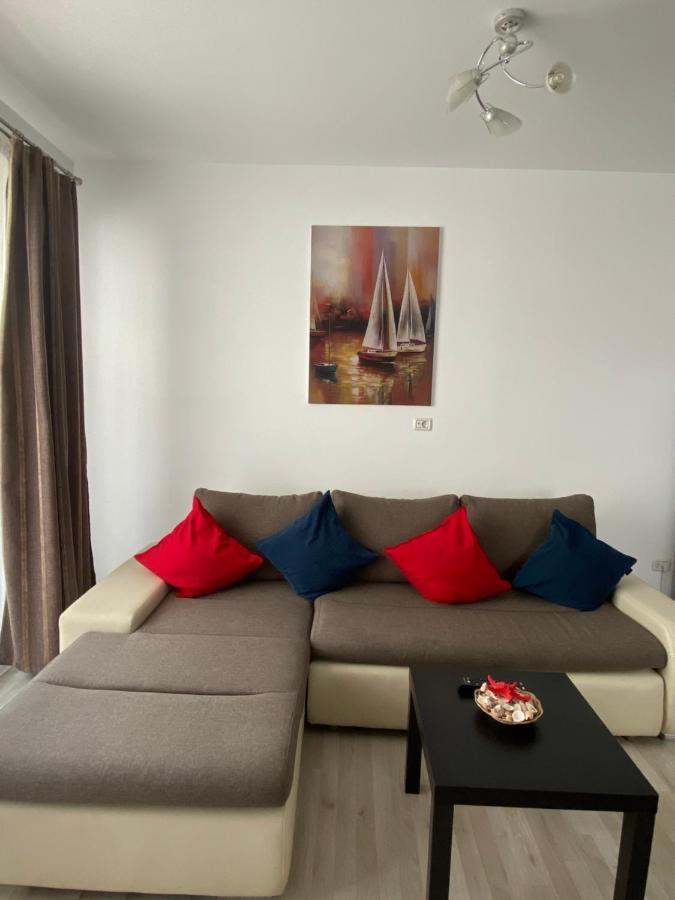 Alex Apartments Navodari Bagian luar foto