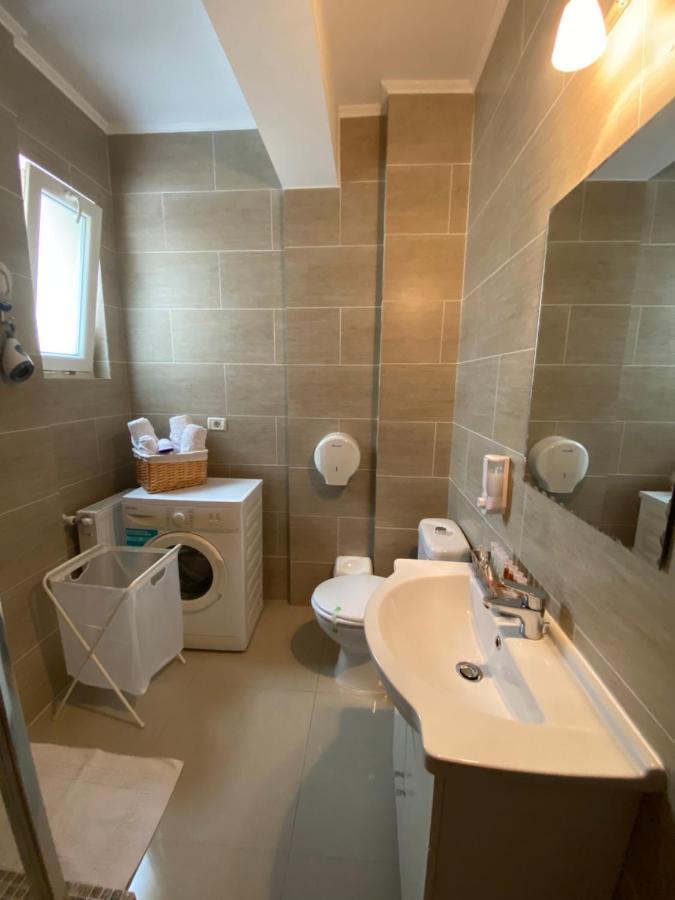 Alex Apartments Navodari Bagian luar foto