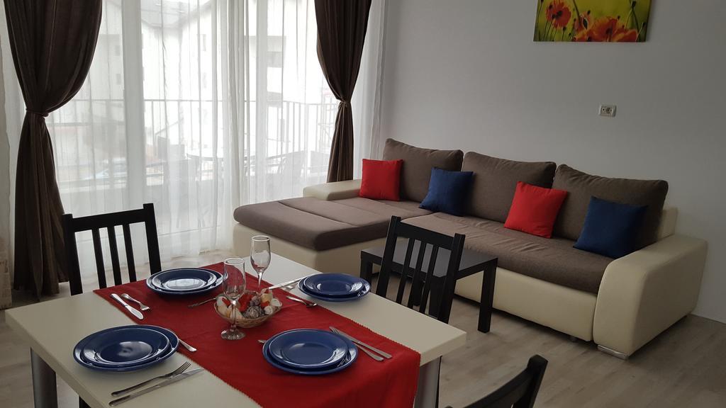 Alex Apartments Navodari Bagian luar foto